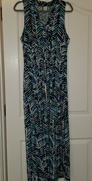 Dresses & Skirts - Women's Madmazelle Maxi Dress size medium